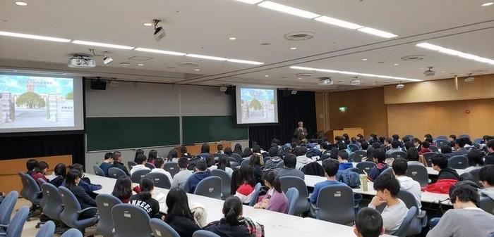 12月14日(金)京都大学の体験入学に1年生200余名が参加~特別講義受講と京都大学総合博物館見学も~