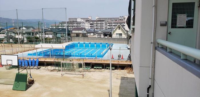 3月27日(水)プールの補修と塗装も出来ました