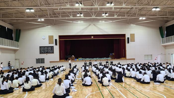 6月3日(木)5限に1年生が教育実習生の先生方から進路に関する先輩助言