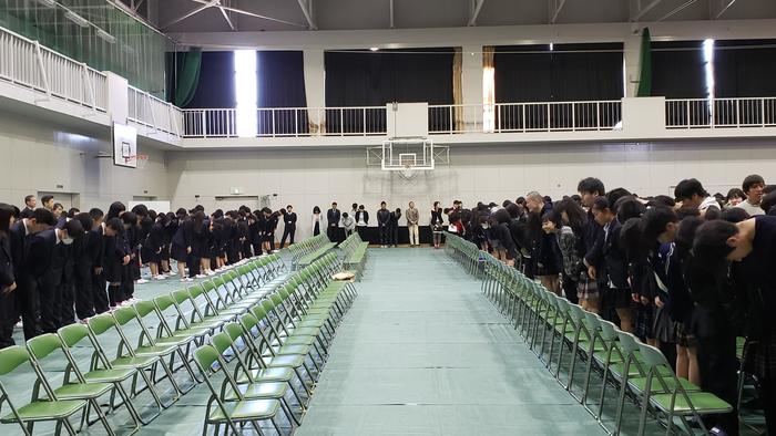 4月9日(火)午前中に離任式と対面式を実施~新入生が上級生と対面して挨拶