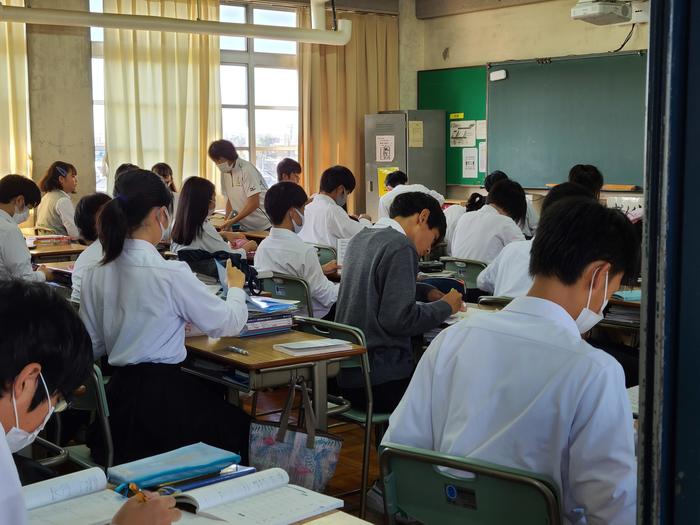 10月12日(月)朝、8時20分には1年生の『朝学』が始まりました。