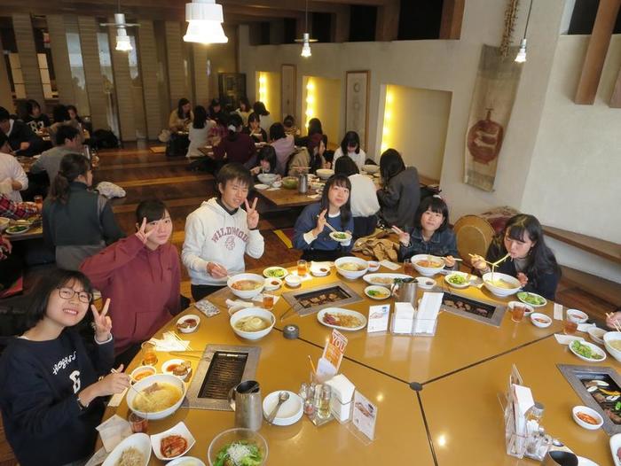 10月17日（水）修学旅行第二日目 「ものづくり体験A班の盛岡班」の昼食は盛岡冷麺。焼肉も？