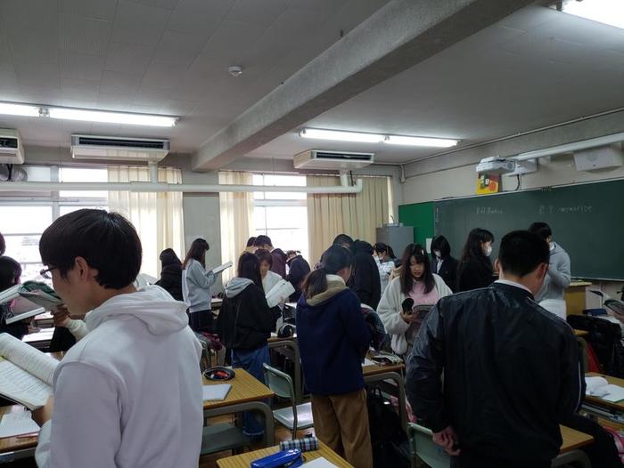 1月29日(火)2年生の英語の授業を見学