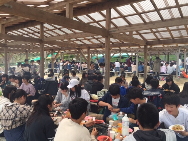 4月19日（金）今日はExcursions Day～1年生の行っている「信貴山のどか村」から写真が届きました～