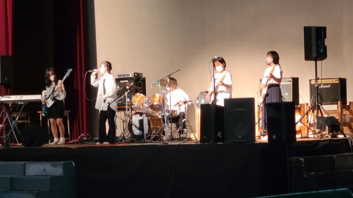 9月10日（金）第46回『牧高祭』2日目②～体育館では軽音学部の7つのバンドが演奏