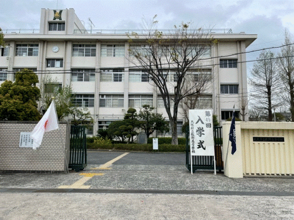 入学式写真(校門前➁).gif
