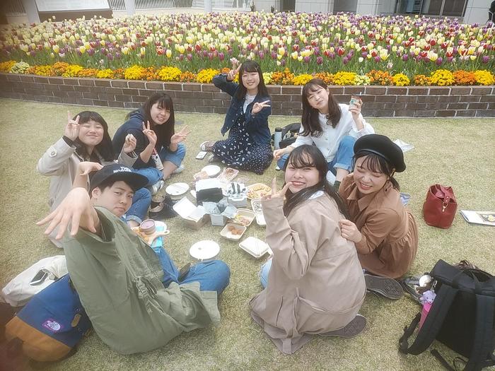 4月19日（金）今日はExcursions Day～3年生の淡路島鳴門海峡方面の組から大塚美術館のお昼の写真が届きました～