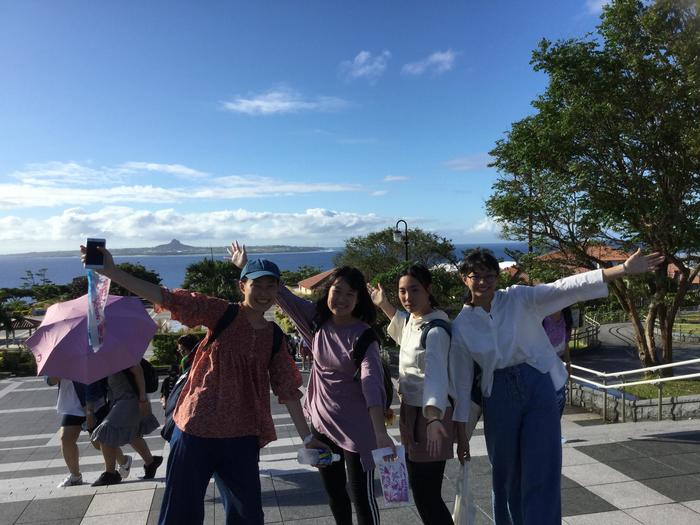 10月17日（木）43期生修学旅行第1日目 美ら海水族館を出発し、くにがみ室内運動場へ向かいます