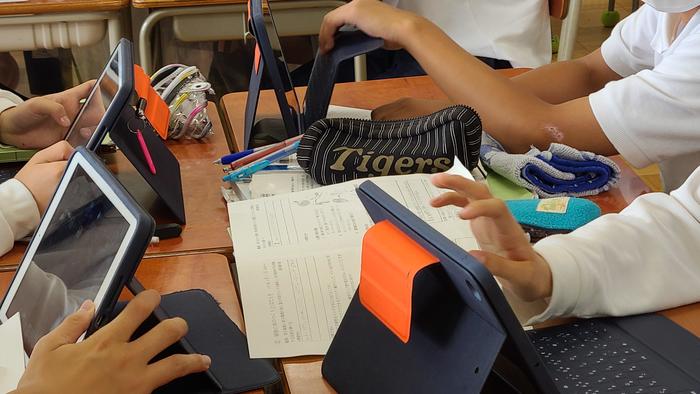 9月7日(火)1人1台端末利用と全クラスオンライン授業配信を枚方第三中学校で見学