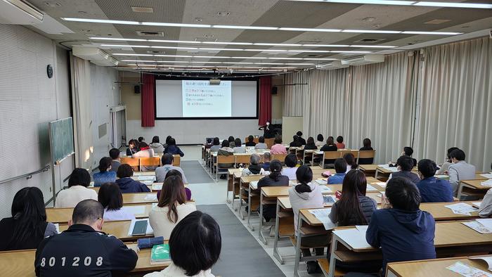 12月9日(木)PTA保護者・教職員合同講演会『子どもの自立のために親ができること、教師ができること~高校生が伸びるコツ、教えます~』