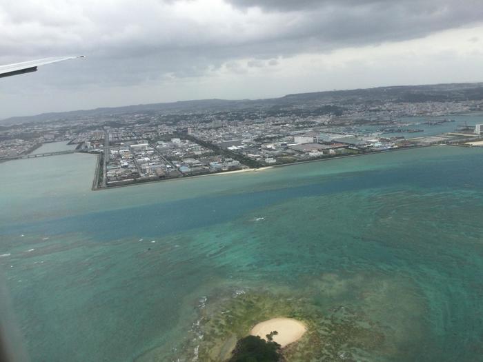 3月22日（月）第44期修学旅行第1日 1、2、3、4、6、7組の伊丹空港出発組は、那覇空港に無事にランディングしました