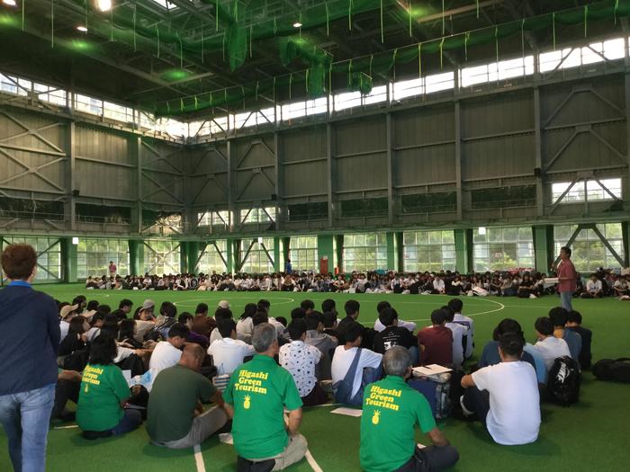 10月17日(木)43期生修学旅行第1日目 くにがみ室内運動場で入村式を行いました。