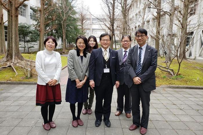 2月27日(水)第41期生 同窓会入会式のために来られた同窓会役員の方と