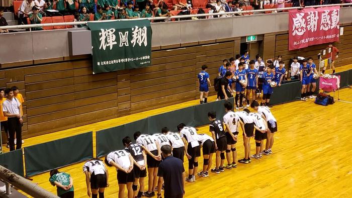 7月13日（土）近畿大会に出場した男子バレーボール部の応援に行きました