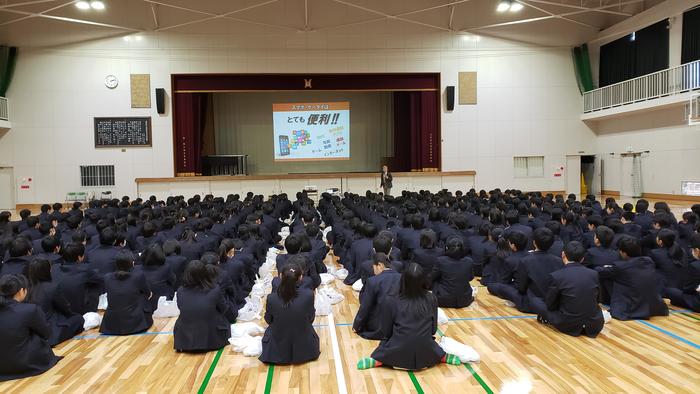 4月10日(水)1年生にスマホ講習~いじめ、ゲーム中毒、ネット被害を避けるために~