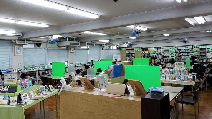7月6日(月)週明け早朝から、図書館は自習する生徒で一杯に