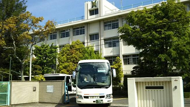 4月26日(木) 全3学年が、それぞれ校外学習、遠足へ