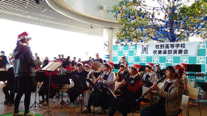 12月15(土) 牧野高校吹奏楽部がニトリモール枚方でコンサート