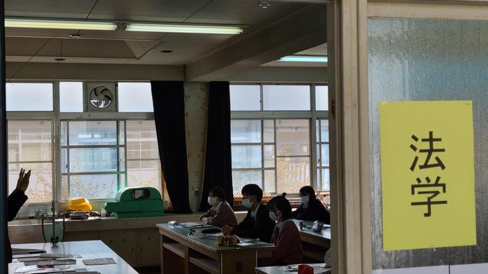 11月4日(木)2年生は5、6限に「学部別説明会」を実施