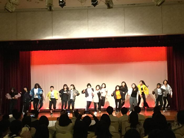 10月19日（土）43期生修学旅行第3日目 夕食の後は、お楽しみの全体レクが始まりました。