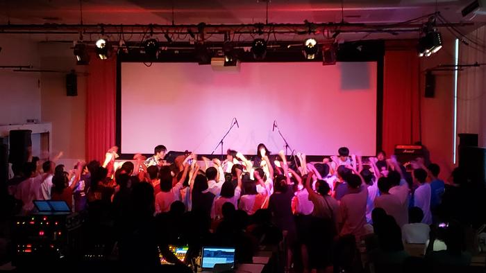 9月7日(土)牧高祭初日開催~視聴覚教室(北館4階/2ステ)では、軽音楽部の各バンドが交代で演奏