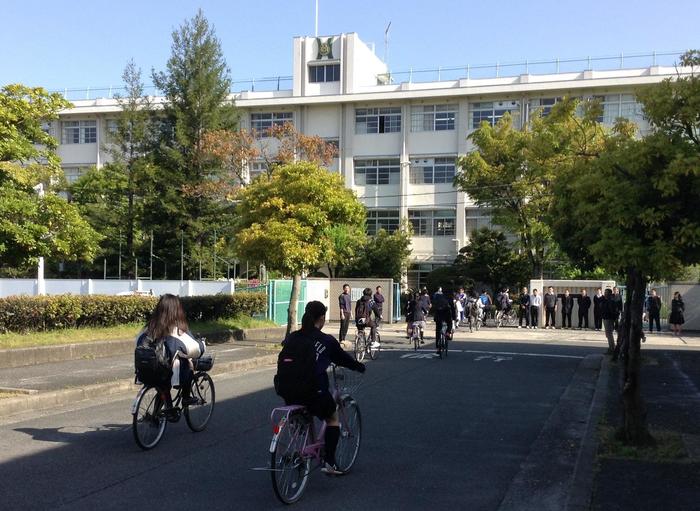 牧野高校の朝-登校風景