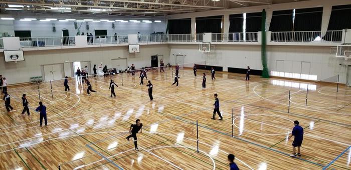 3月29日(金)新装された体育館で各部が練習していますーその2
