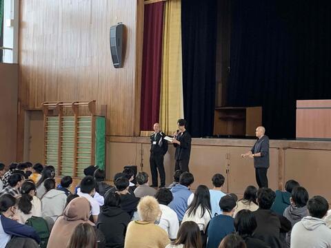 生徒会役員選挙立ち合い演説２.JPG