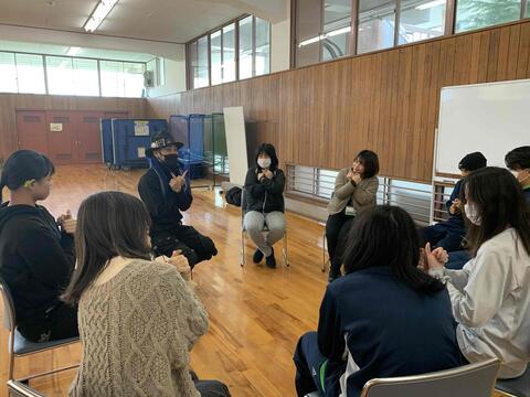 フィンガーダンス２.JPG