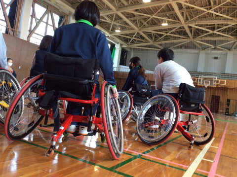 車いすバスケ２.png