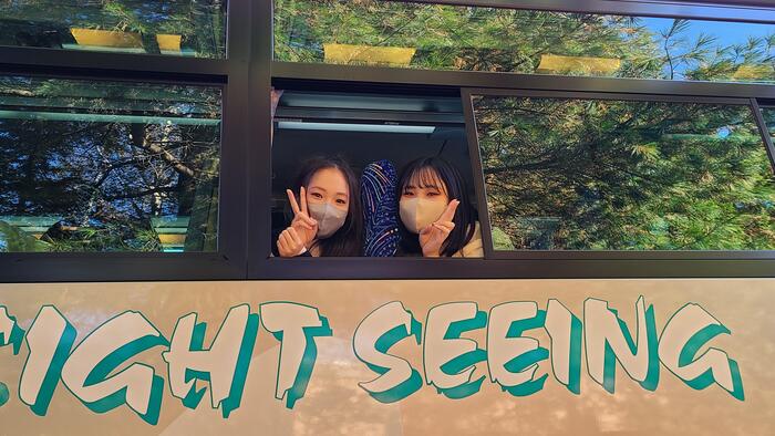 10月26日(水)午前中に各種アクティビティを体験するC、D、E、F、G組がバスで出かけました。。