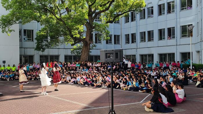 9月1日(金)文化祭1日め終了後は、生徒だけの中夜祭が行われました。