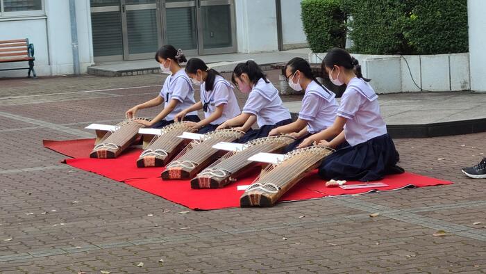 9月3日(土)文化祭2日目~中庭の8番目に登場したのは筝曲部でした。