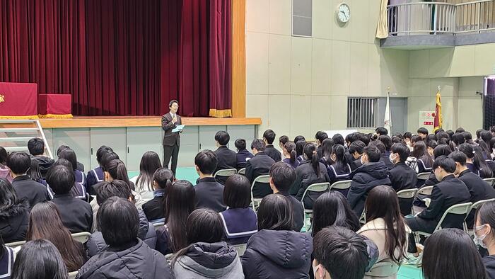 2月28日(水)清水谷高校の同窓会である清友会の紹介と卒業式の予行を行いました。