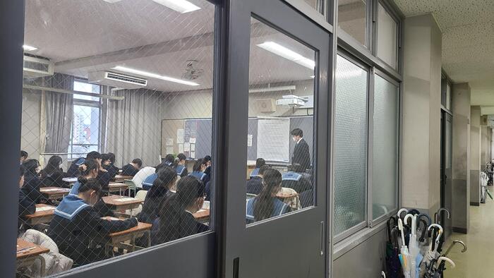 1月18日(木)1年生は終日、総合学力テストを受験しています。