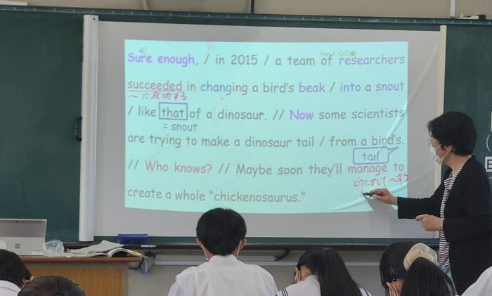 9月26日（月）2限に1年生の英語、6限に1年生の数学Aの授業を見学しました。