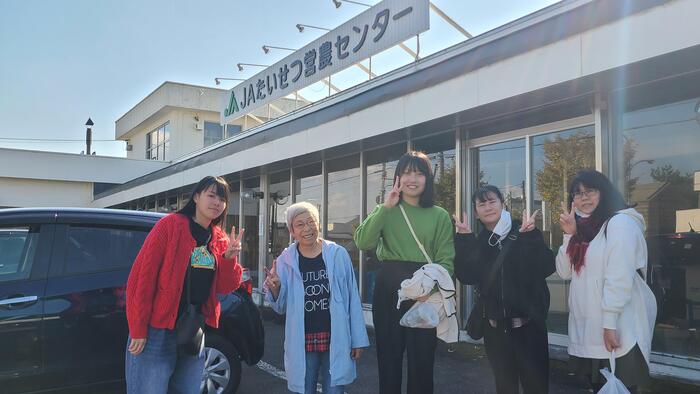 10月25日(水)HR合宿2日め 続いて、旭川北地区でファームステイしていたG組の生徒1組をバスにピックアップしました。