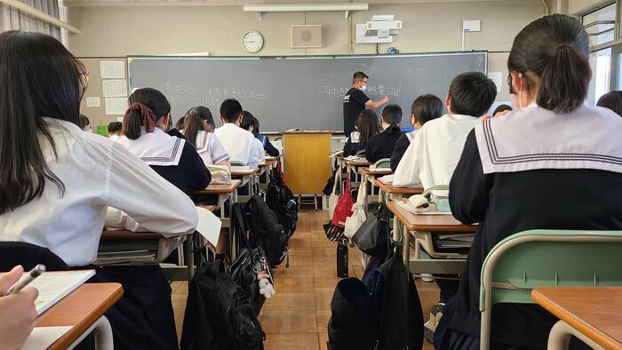 10月13日(金)6限には1年生の保健の授業を見学しました。