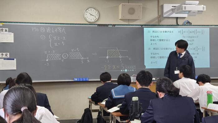 4月30日（火）2限に1年生の数学Ⅰの授業を見ました。
