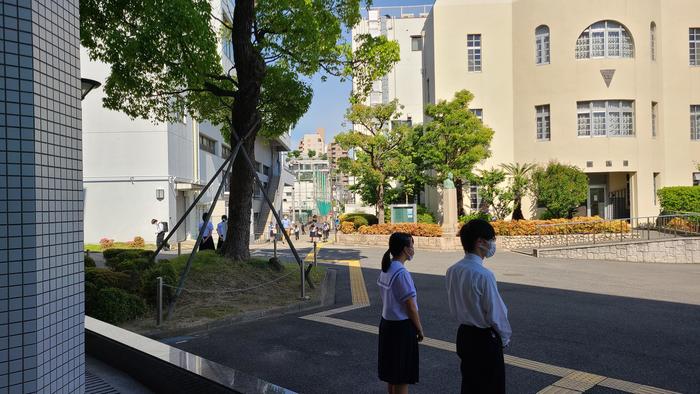 5月30日(月)早朝から自治会の生徒が朝の挨拶運動をしてくれています。