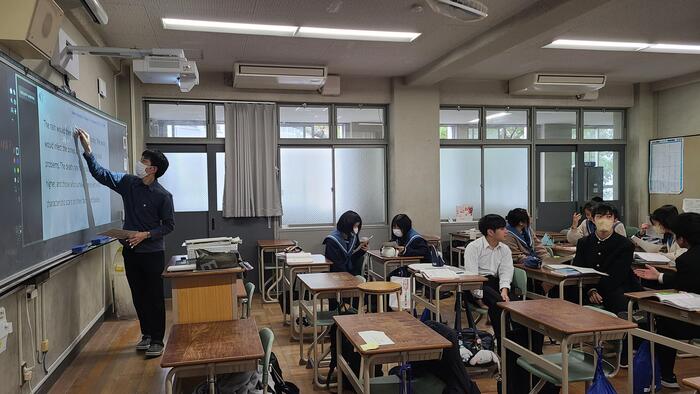 11月15日(金)6限は3年生の英語の少人数で行う授業を見学しました。