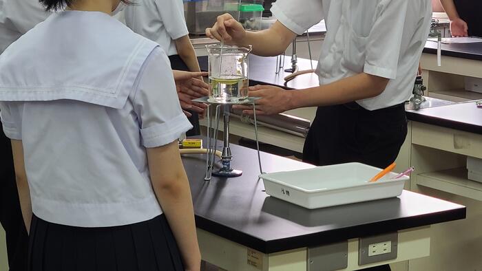 8月17日(木)中学生向け クラブ体験・見学会を実施。⑧自然科学部