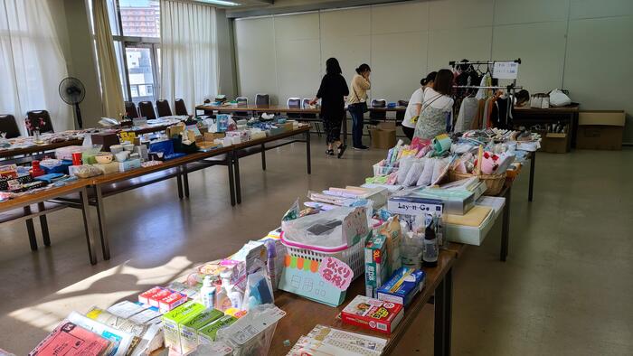 9月1日（金）文化祭で明日行われるPTAのバザーの会場準備が出来上がったようです。