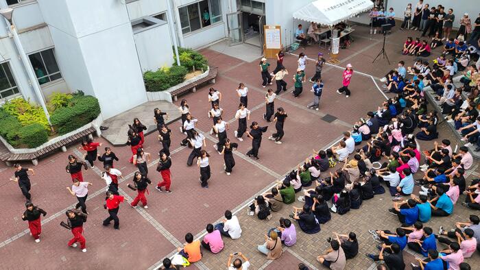 9月2日（土）文化祭2日め、中庭で5番めに登場したのはダンス部です。