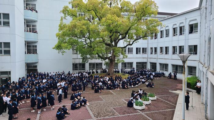 4月23日(火)7限目の時間に、生徒自治会の前期役員選挙立会演説会が行われました。