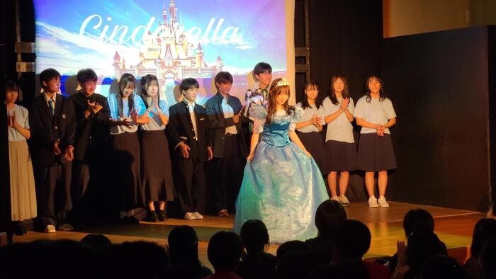 9月1日(金)演劇部門幕開けの1年C組「Cinderella」を観ました。