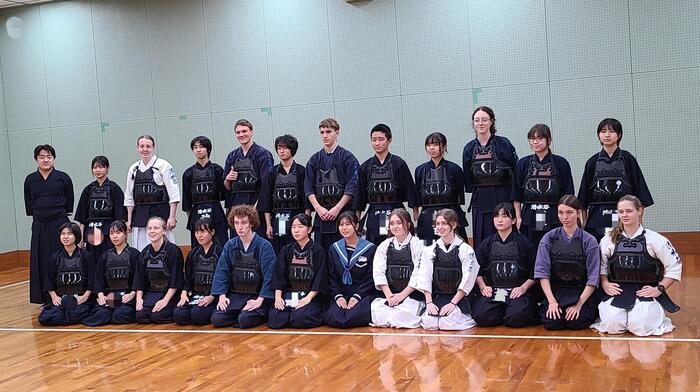 12月7日(木)放課後 Living Waters Lutheran Collegeの生徒全員が剣道部の練習を体験しました。