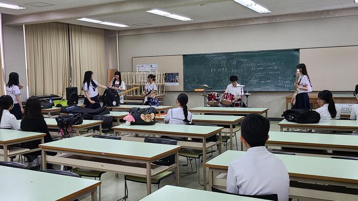 8月18日(金)中学生向け クラブ体験・見学会を実施。2日め⑩ギター部