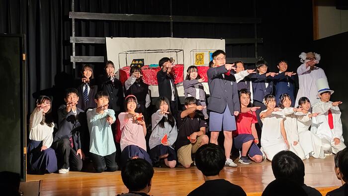 9月7日(土)文化祭2日め、視聴覚部門の最後7番めは、3年D組の「予告状の謎(エニグマ)」でした。