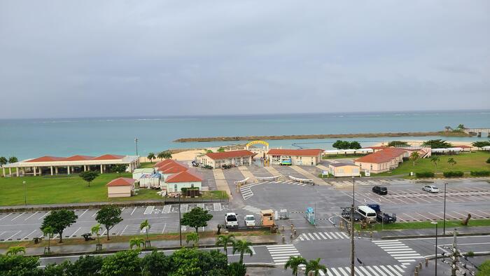 10月29日（火）78期生HR合宿2日め、ホテルを出発して沖縄県立博物館と首里城に向けかいます。